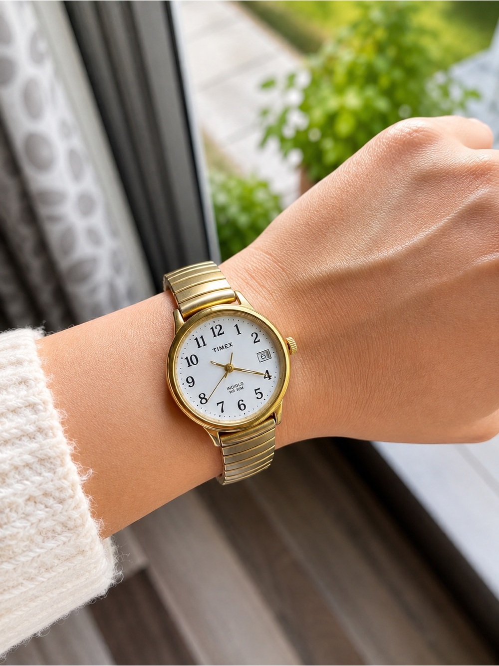 Timex T2H351 Indiglo Gold Tone Expansion Band Quartz Watch Date WR30M